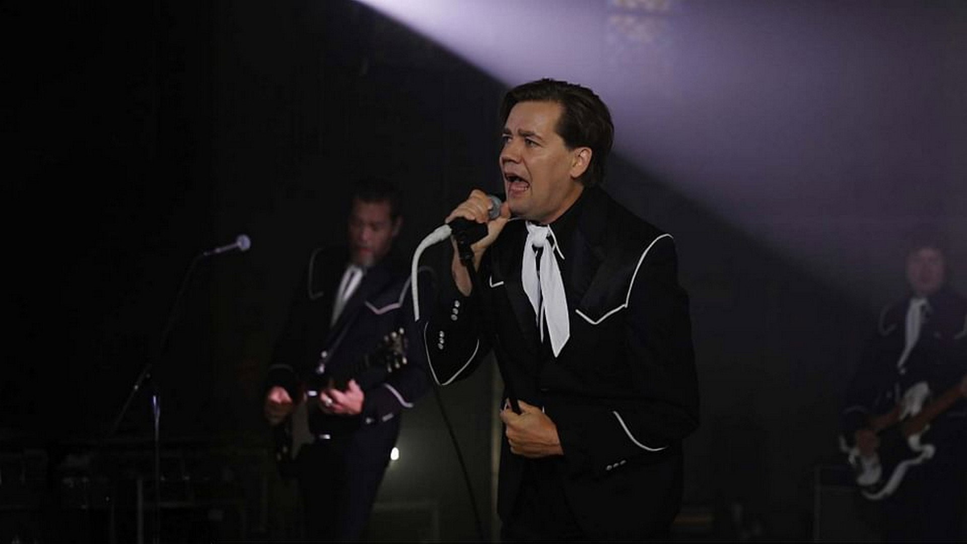 The Hives en concert privé à la Chapelle du Village Reille à Paris